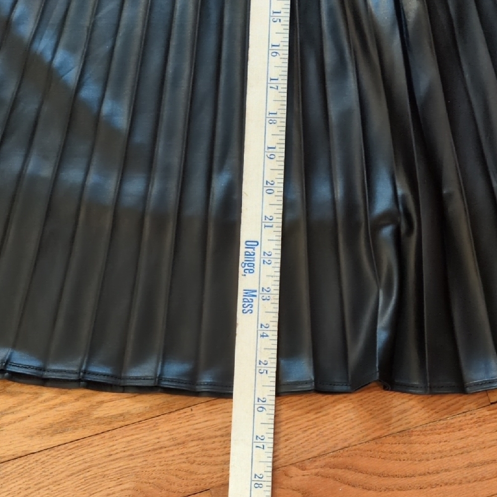 NWOT! Grace Elements Shiny Black Pleated Leather Look A-Line Skirt Size Medium - Picture 12 of 12